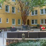 Artmore Hotel