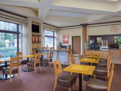 La Quinta By Wyndham Atlanta Ballpark/galleria Hotel
