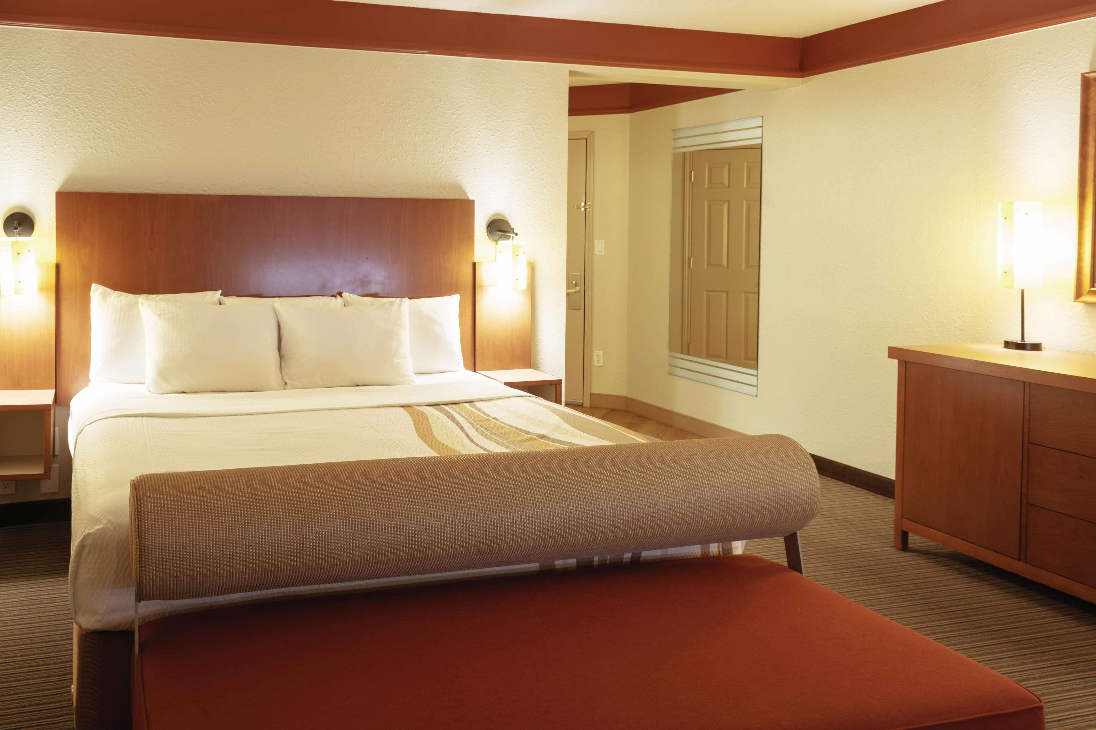 Hotel La Quinta By Wyndham Atlanta Ballpark/galleria