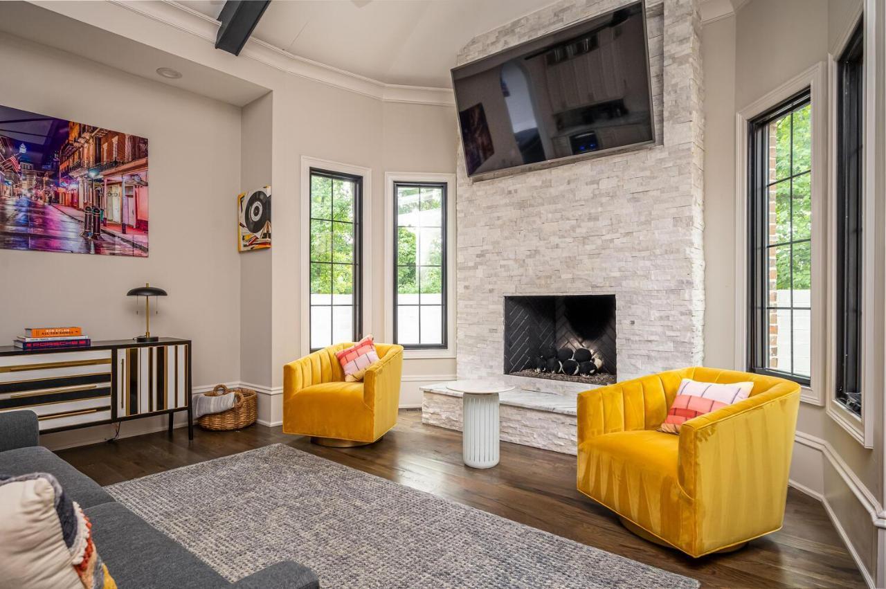 Adams Mansion, 10k Sqft, 7bd/7ba, 15min To Airport Holiday home *