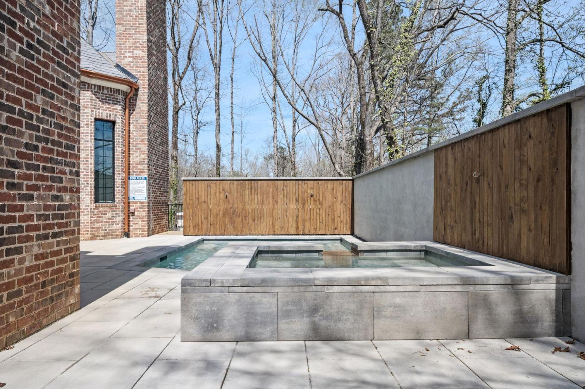 Adams Mansion, 10k Sqft, 7bd/7ba, 15min To Airport Atlanta