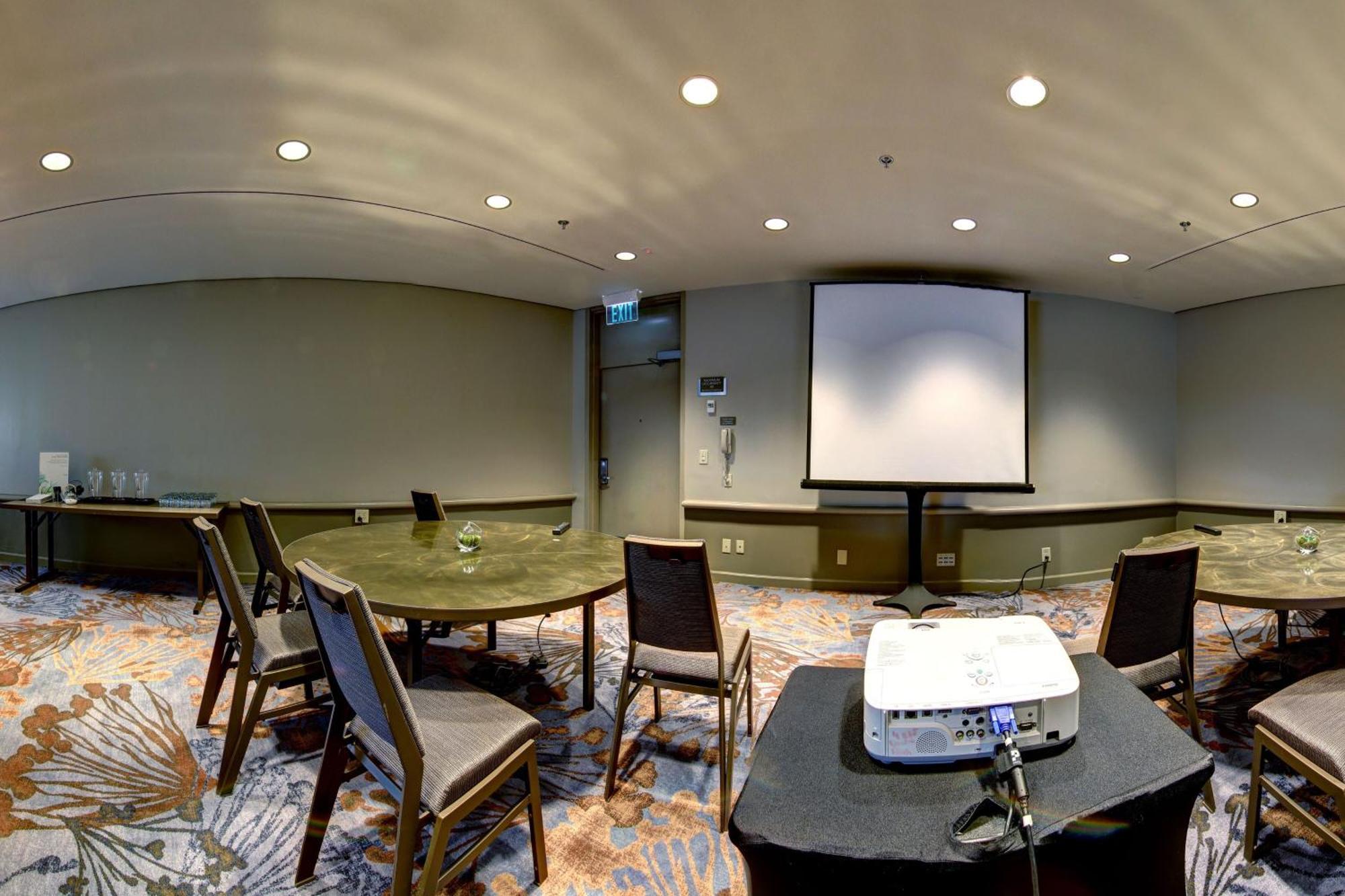 The Westin Peachtree Plaza, Hotel 4*