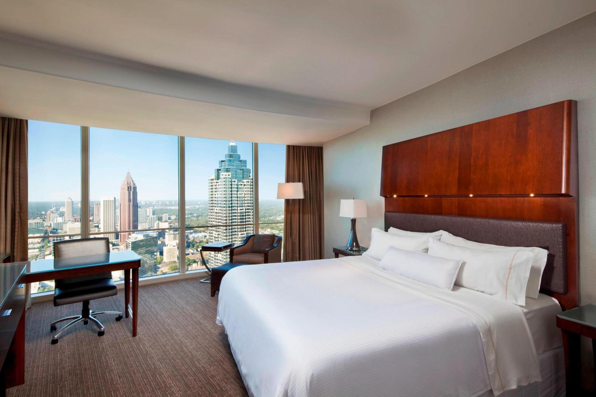 The Westin Peachtree Plaza, 4* Atlanta