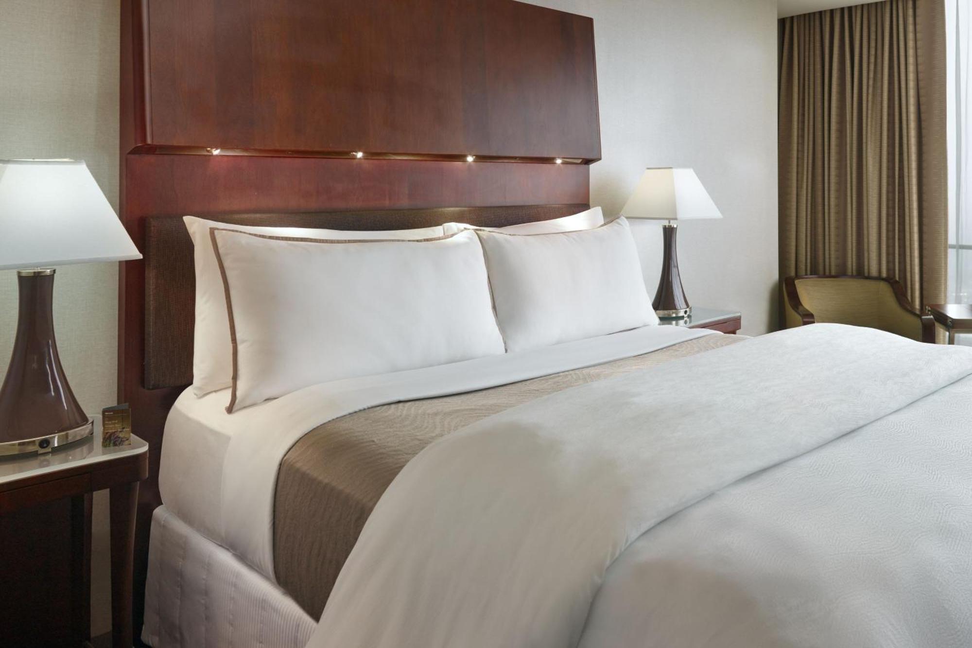 The Westin Peachtree Plaza, Hotel 4*