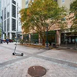 11G-2Br/2B Atl Walk2 America Mart, Parking