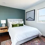 Sonder Baltimore Place