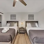 Modern Twist In A Historic Building, Sleeps 6