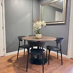 City View Newly Renovated 3 Beds With Free Parking Lm1209