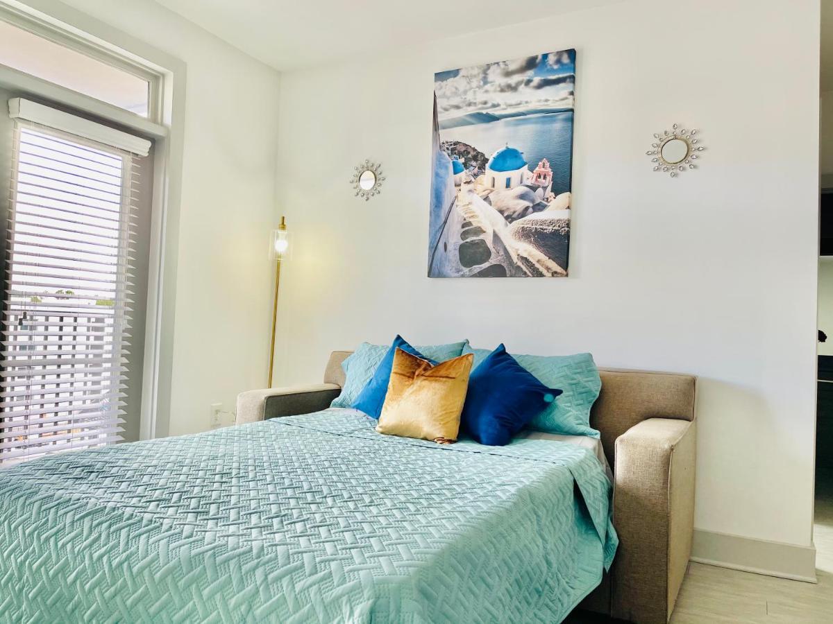 Apartment Greek -- Battery Stadium Lux 2/2