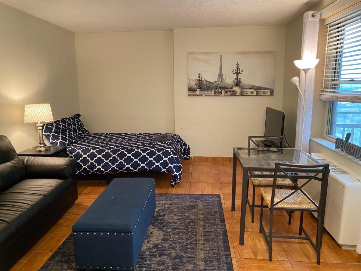 High Floor Traditional Style Studio With Balcony In Downtown Atl Holiday home *