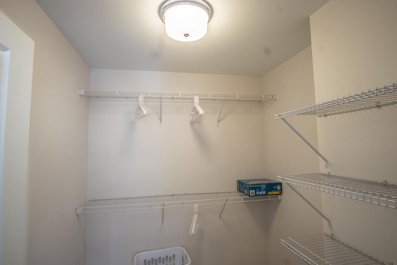 High Rise 2 Bedroom In A Great Location Apts Apartment