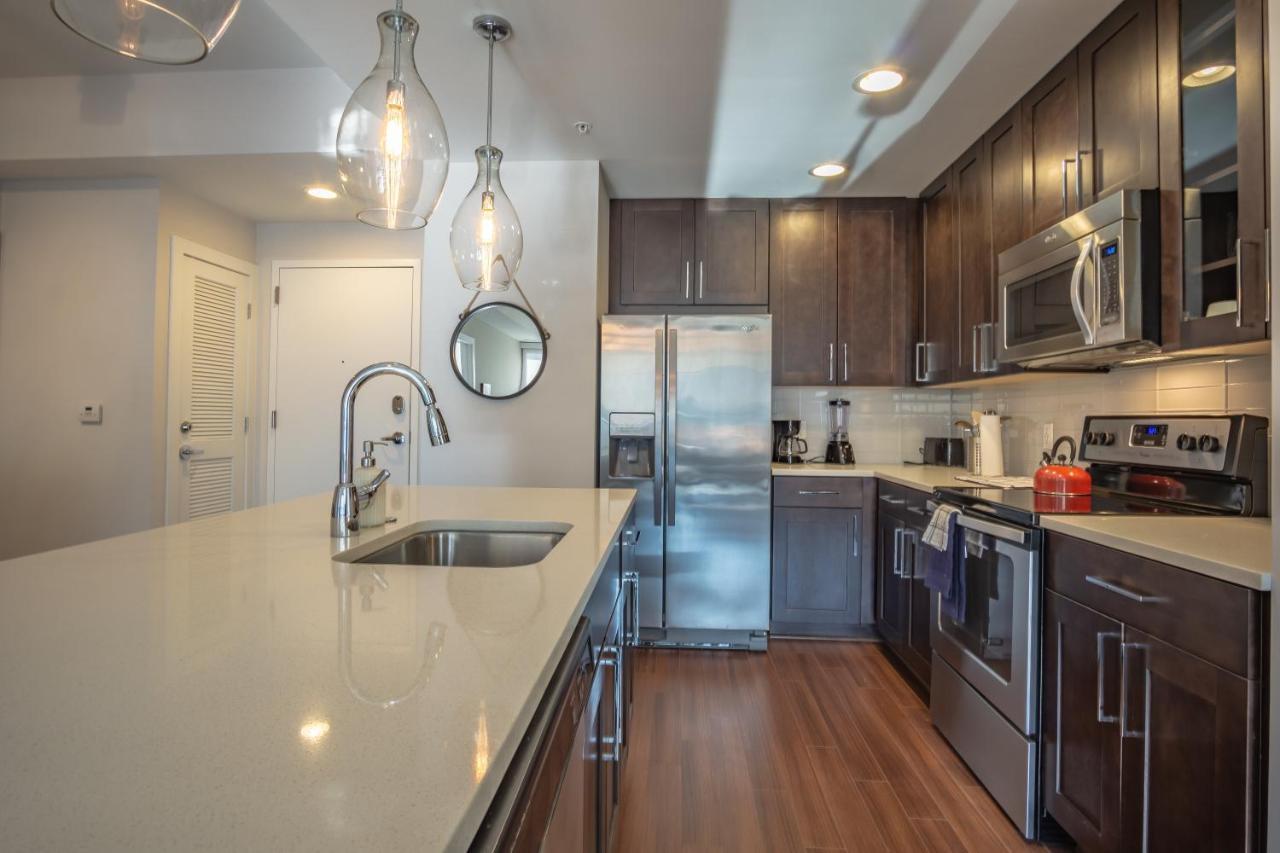 High Rise 2 Bedroom In A Great Location Apts
