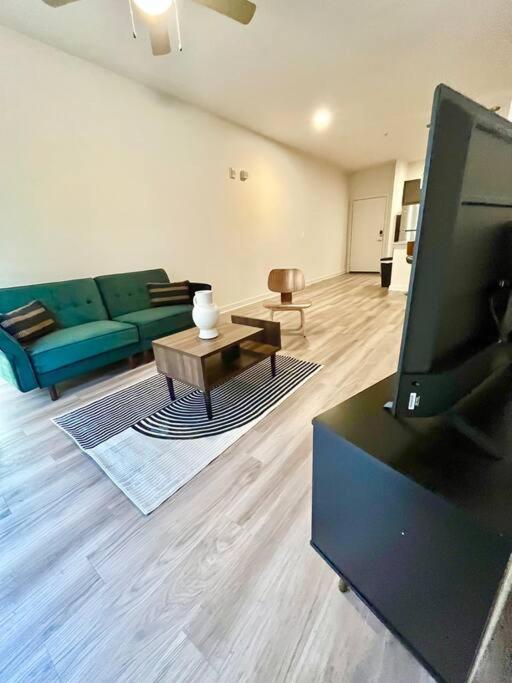 Emerald Oasis In Atlanta's Buckhead/midtown Apartment