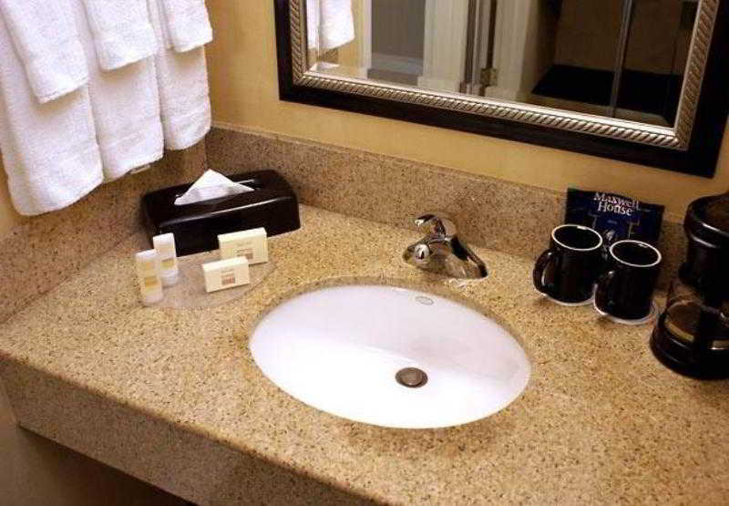 Hotel Courtyard By Marriott Atlanta Executive Park/emory 3*