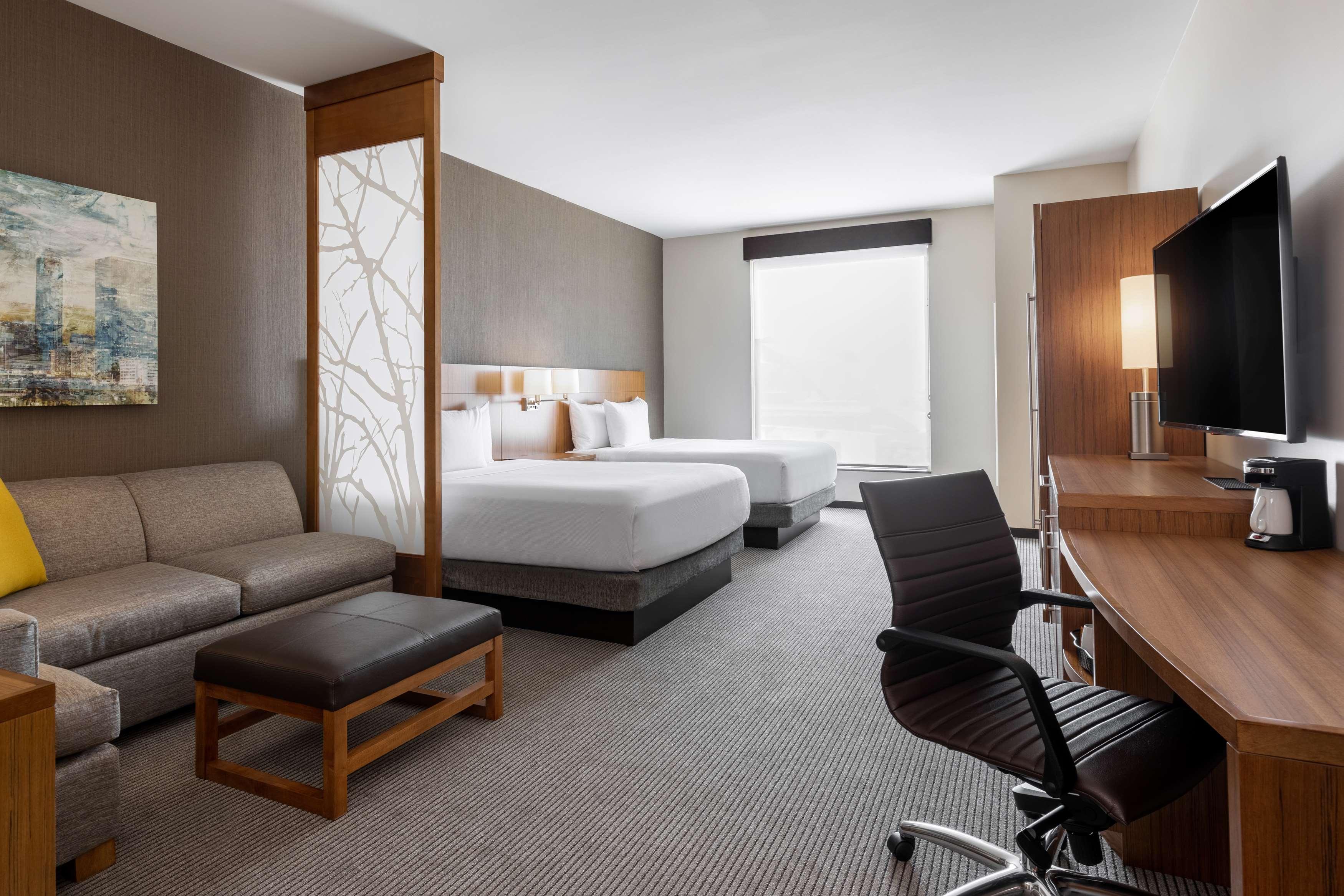 Hyatt Place Centennial Park 3*