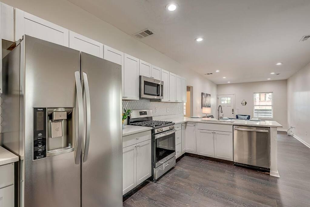 Luxury 3-bedroom Bungalow W/free Fenced-in Parking Atlanta
