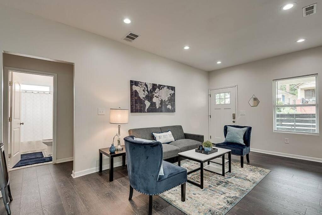 Luxury 3-bedroom Bungalow W/free Fenced-in Parking Holiday home