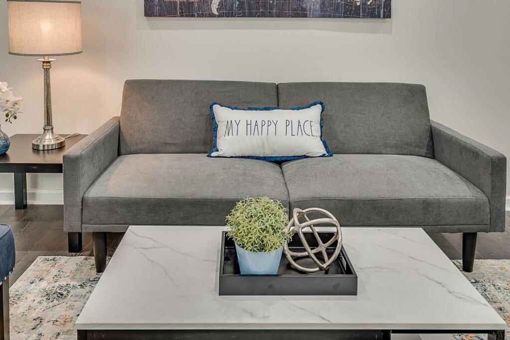 Luxury 3-bedroom Bungalow W/free Fenced-in Parking Holiday home Atlanta