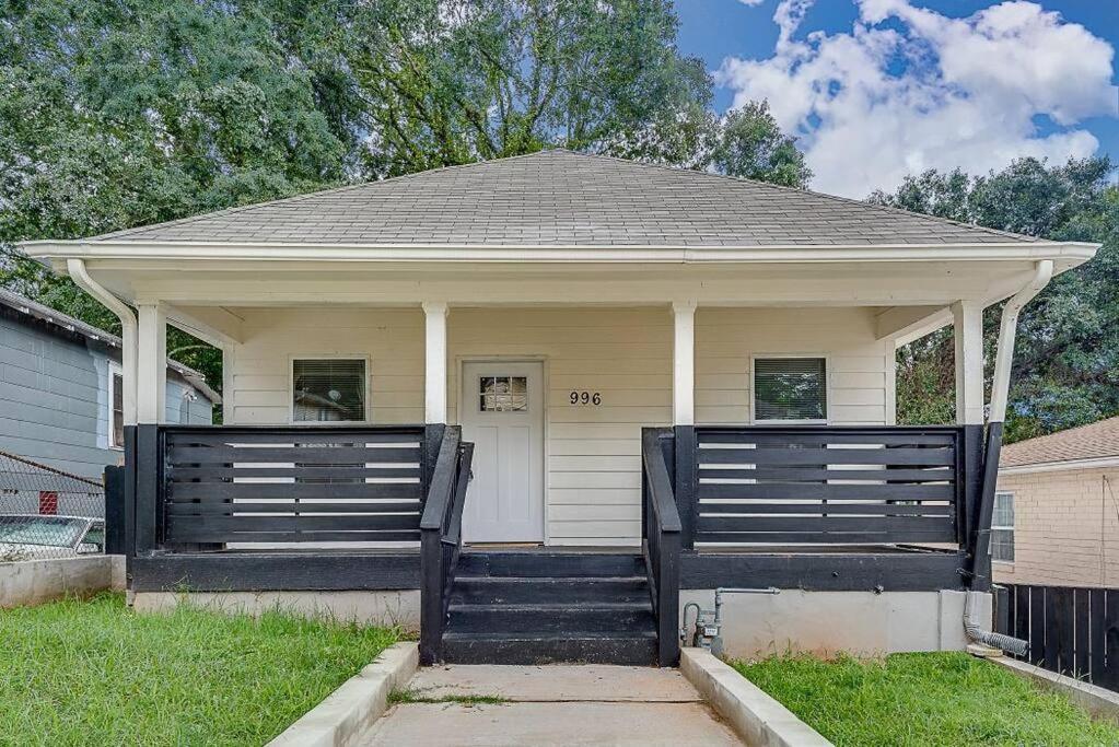 Holiday home Luxury 3-bedroom Bungalow W/free Fenced-in Parking