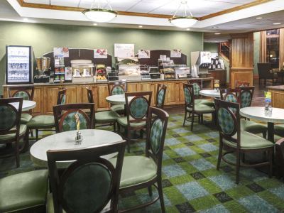 Express & Buckhead By Ihg Hotel 3*