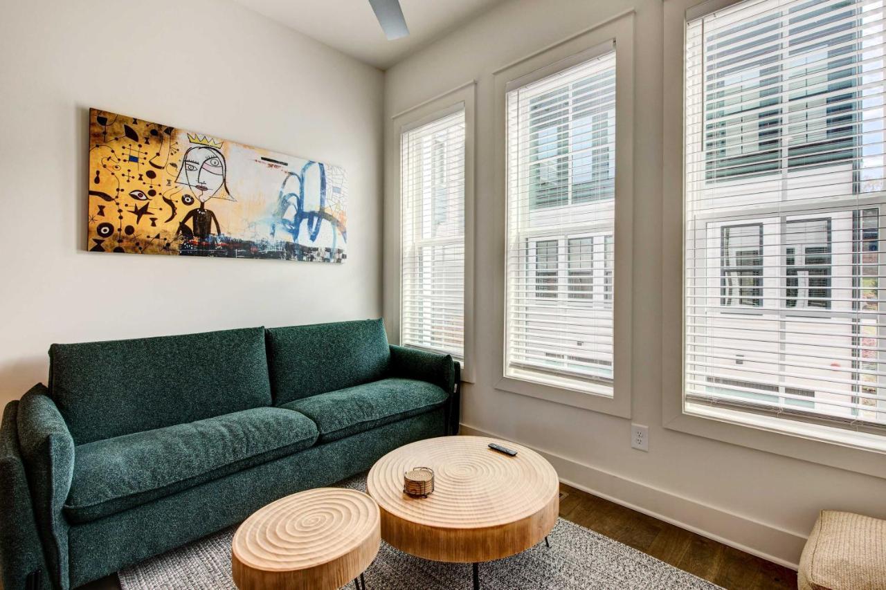 Modern Townhome About 2 Mi To Downtown! Holiday home *