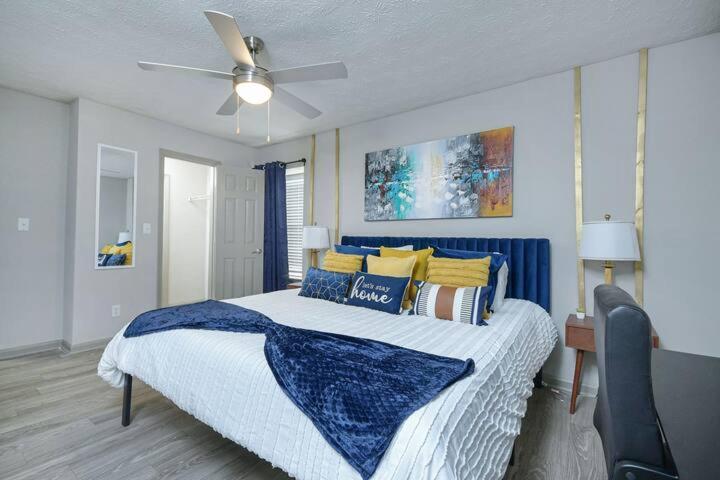 2bd/2ba - Walk To *the Battery Atl* W/free Parking Apartment Atlanta