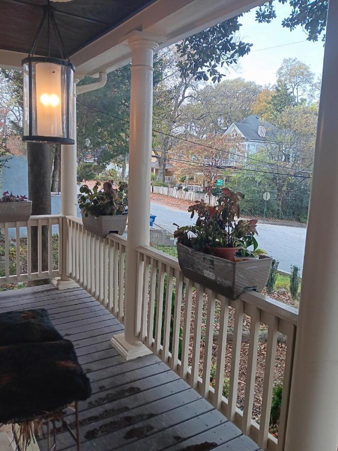 Bed & Breakfast Downtown Abbey @ Dodd *