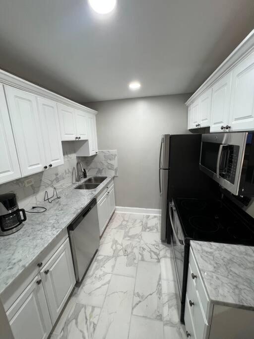 11g-2br/2b Atl Walk2 America Mart, Parking Apartment *