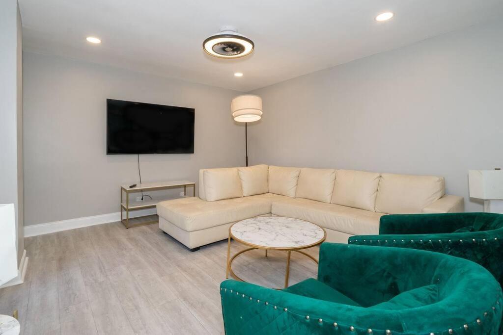 11g-2br/2b Atl Walk2 America Mart, Parking Apartment *