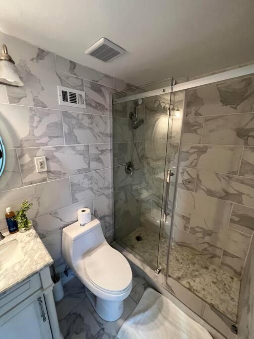 11g-2br/2b Atl Walk2 America Mart, Parking *