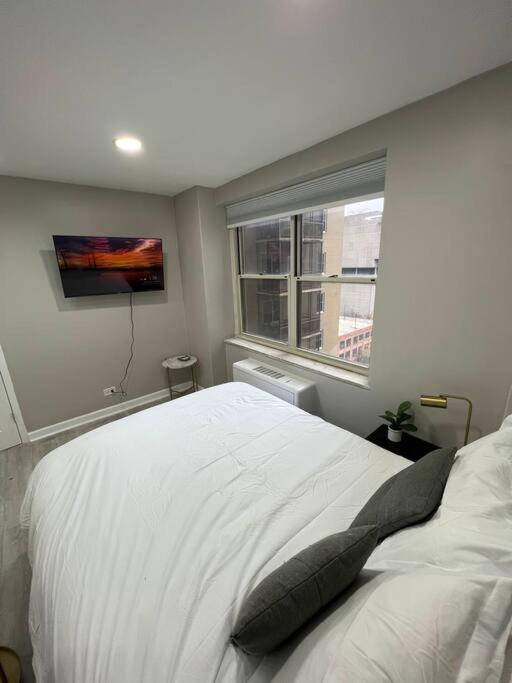 11g-2br/2b Atl Walk2 America Mart, Parking