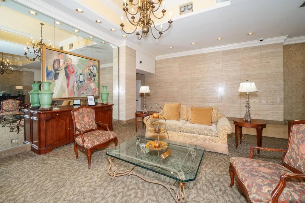 11g-2br/2b Atl Walk2 America Mart, Parking Apartment *