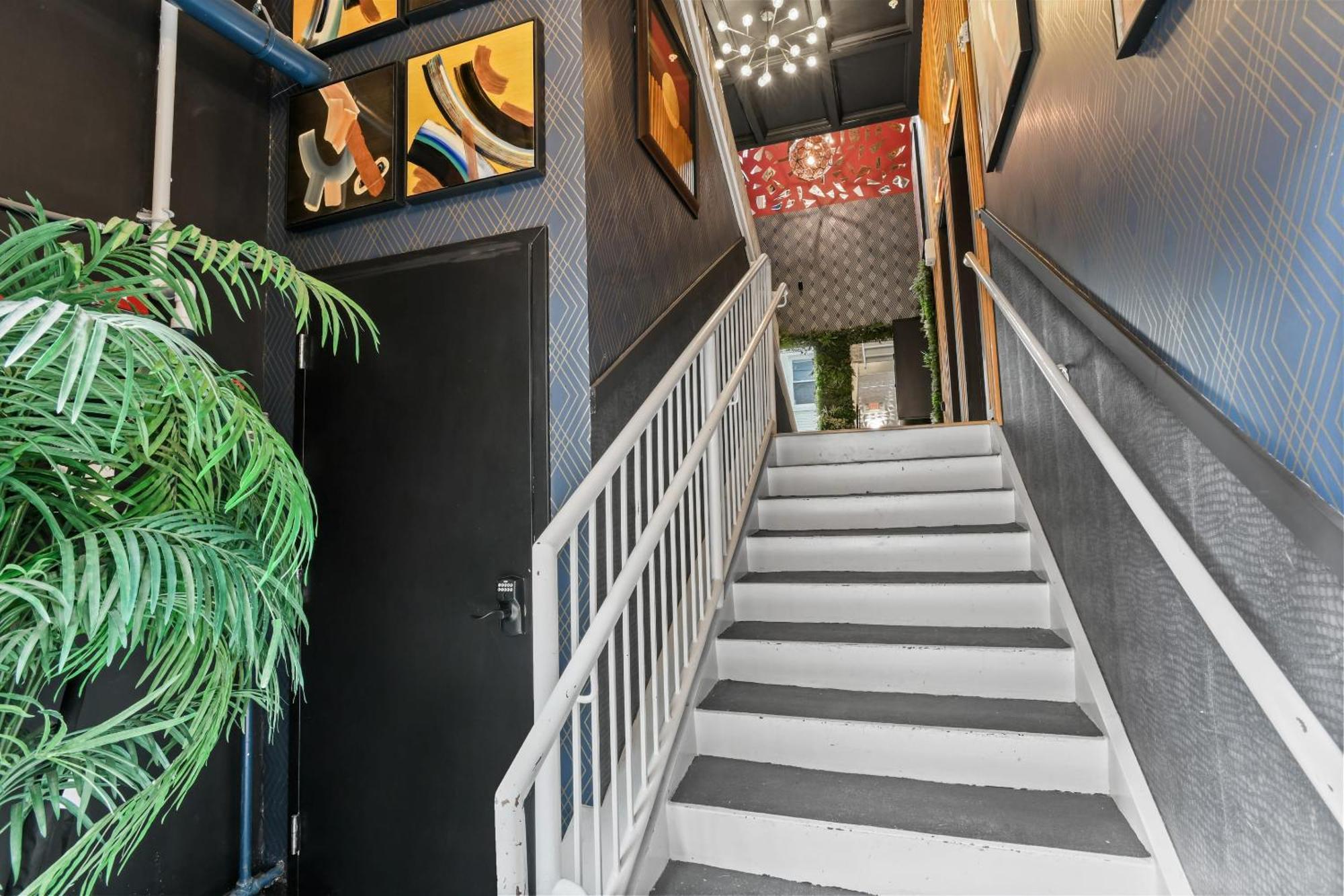 Verdant Statuesque Intimate Acropolis Views Of Famous Park