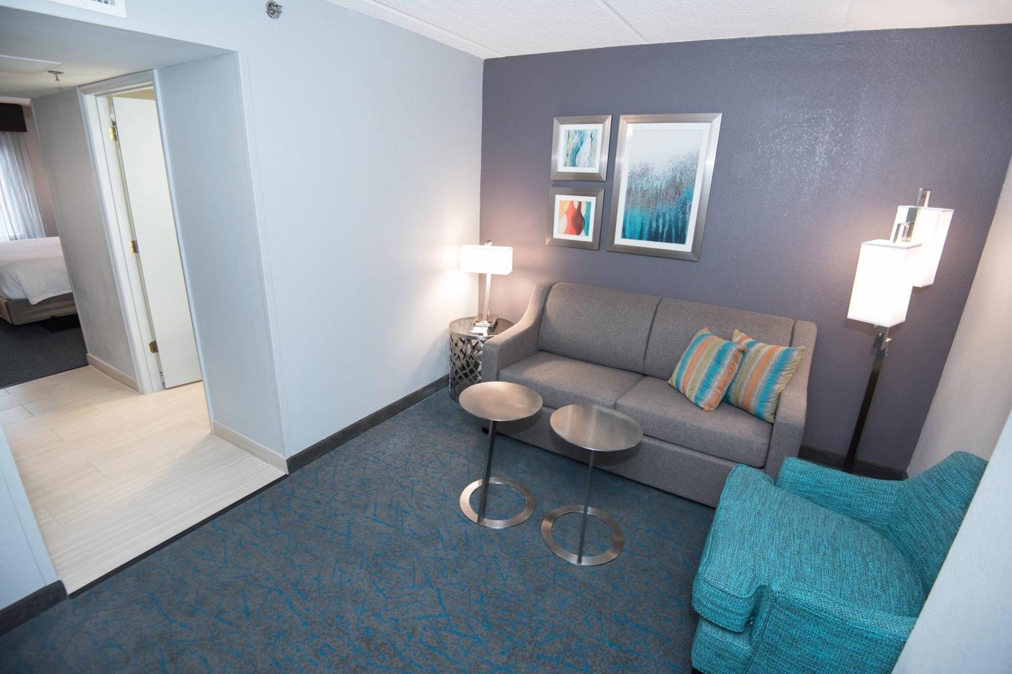 Fairfield & Atlanta Airport North Hotel 3*