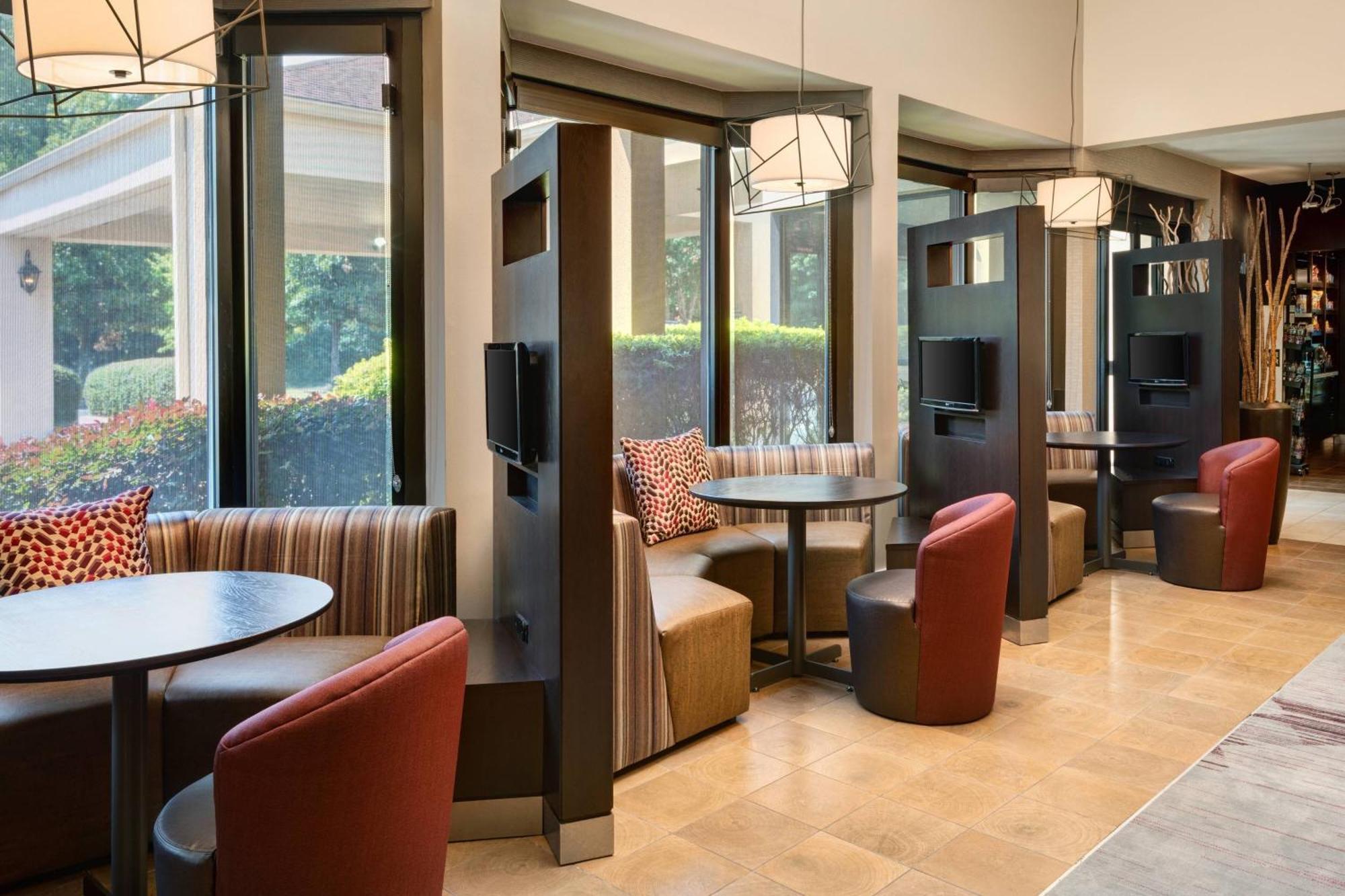 Courtyard By Marriott Atlanta Executive Park/emory