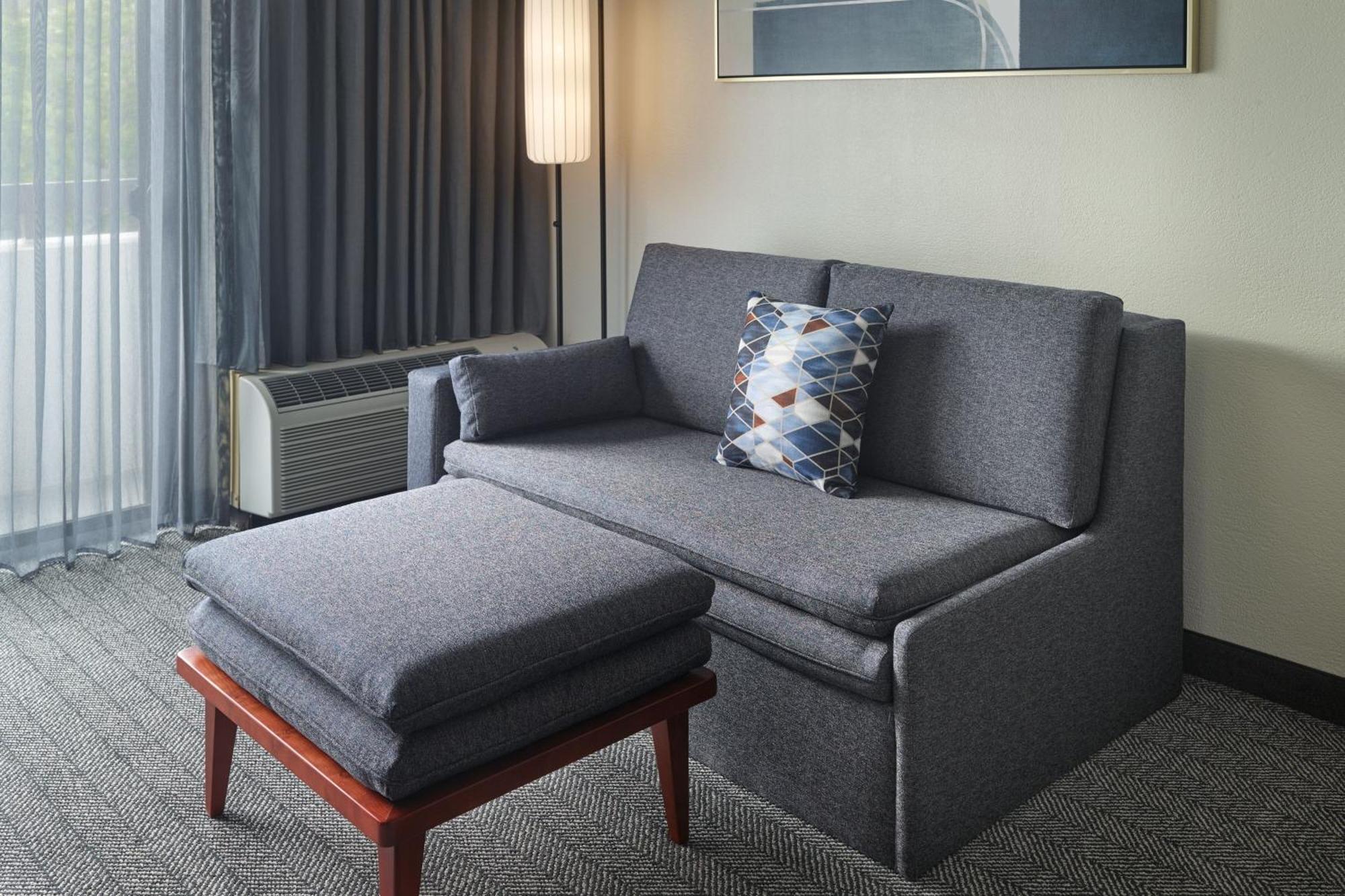 Courtyard By Marriott Atlanta Executive Park/emory Hotel