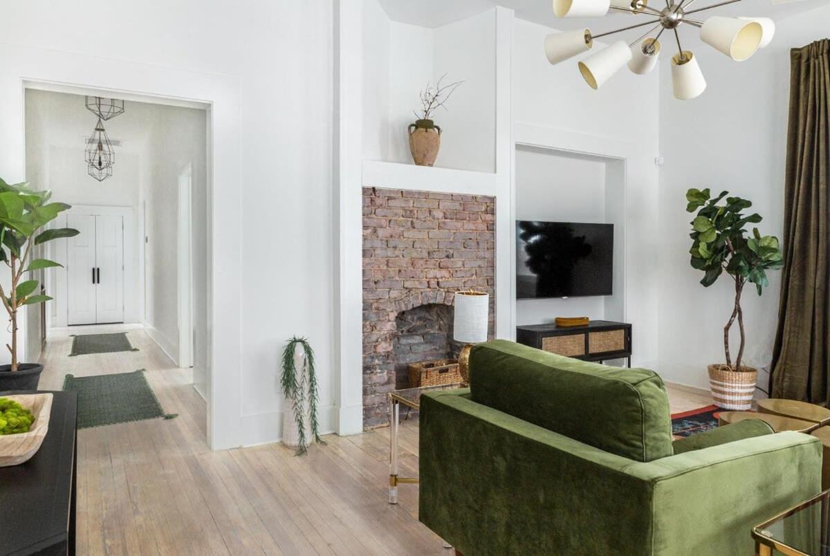 Apartment Mystique *