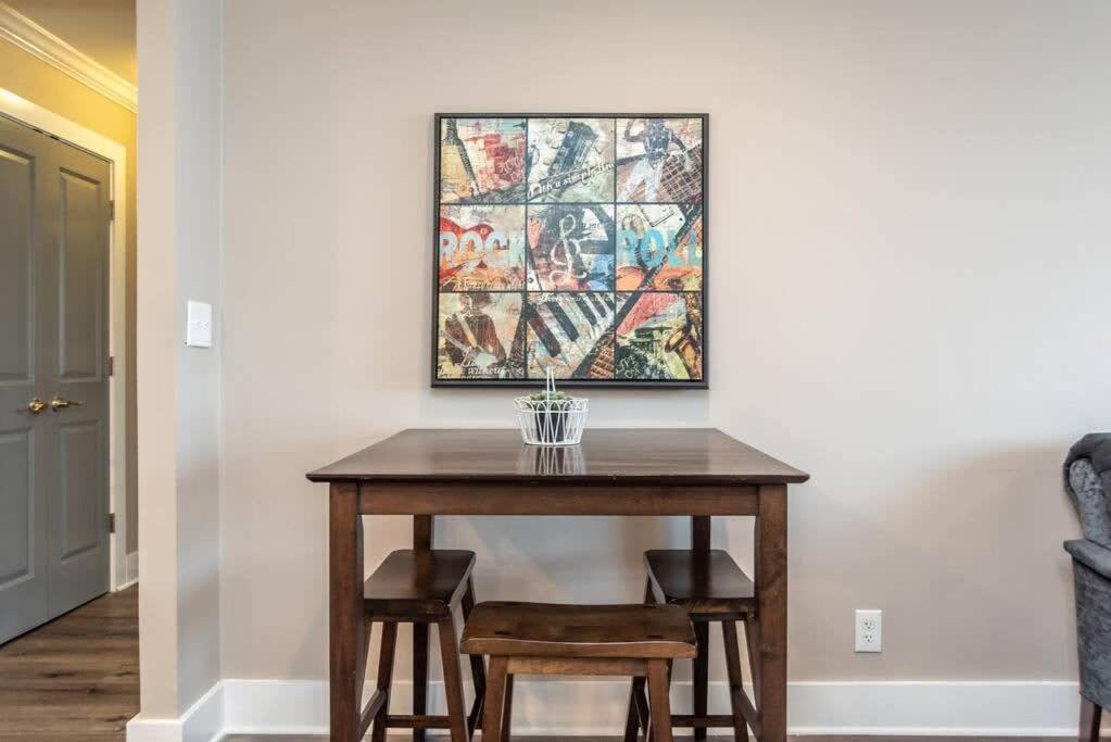 Atl Downtown 2br King Bed Free Parking Lm1008 Atlanta