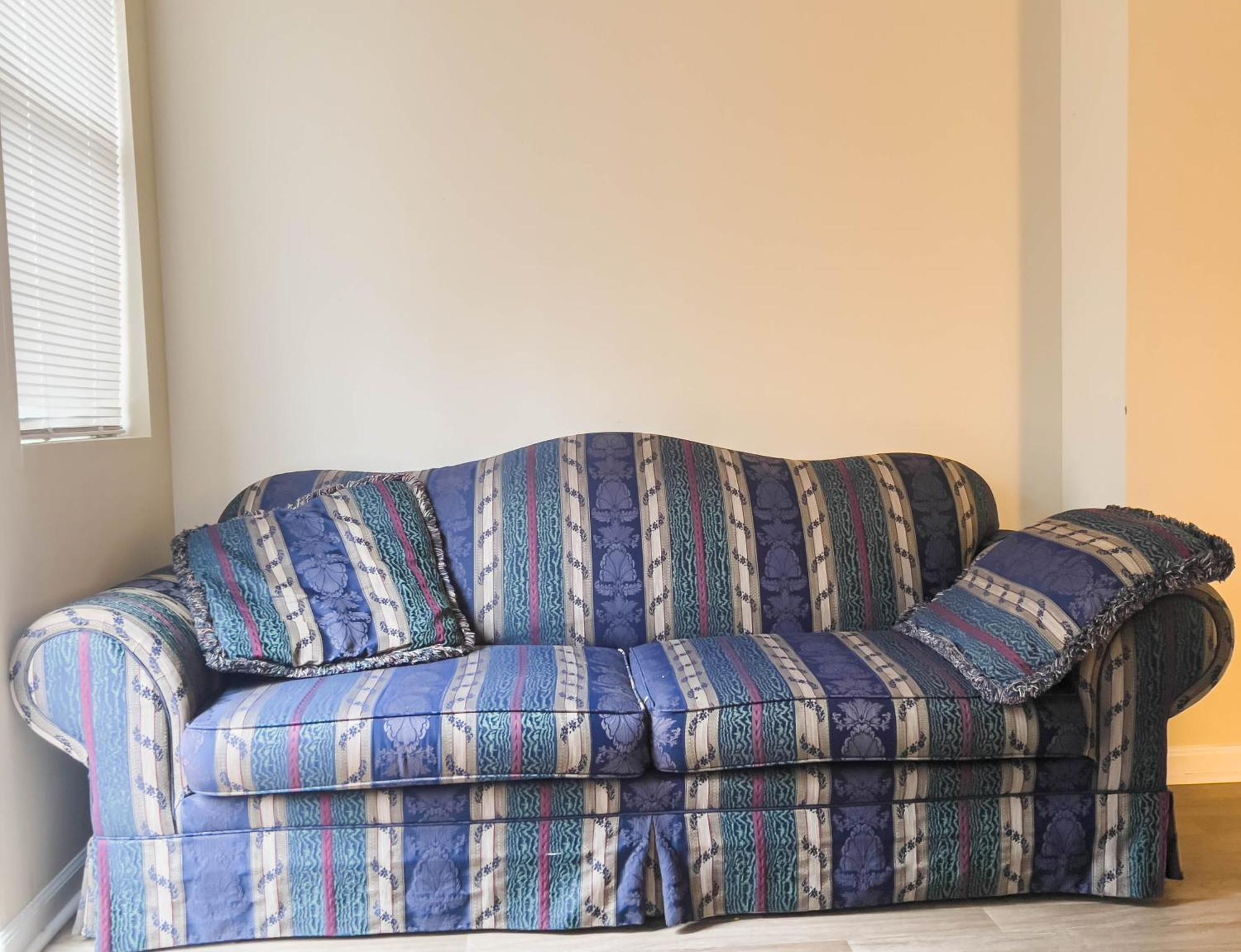 Holiday home 2 Luxury Bedrooms, 1 Bath, Shared Kitchen And Shared Living Areas
