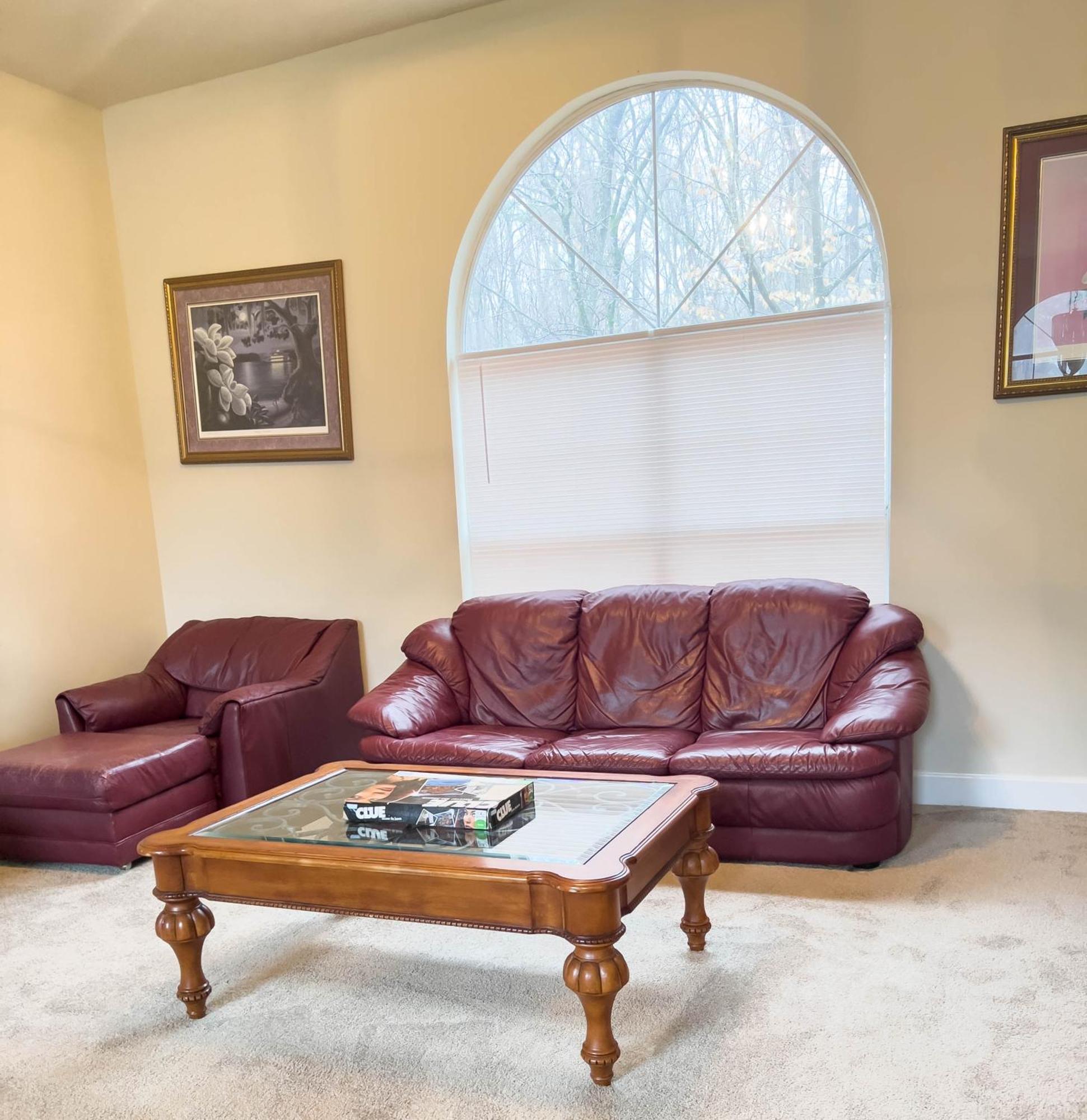 2 Luxury Bedrooms, 1 Bath, Shared Kitchen And Shared Living Areas * Atlanta