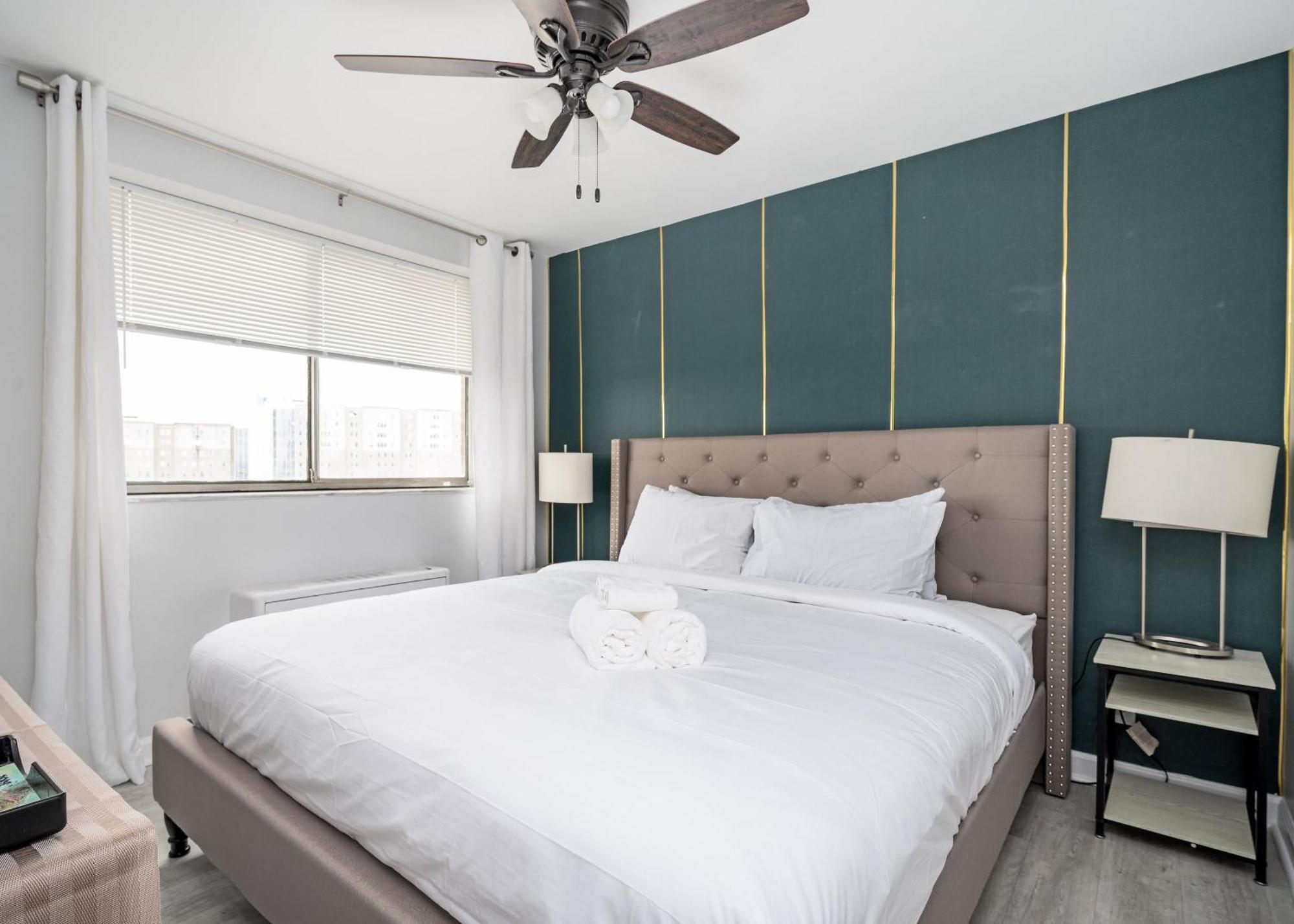 Holiday home Renovated 2 Bedroom Free Parking Lm1405 *