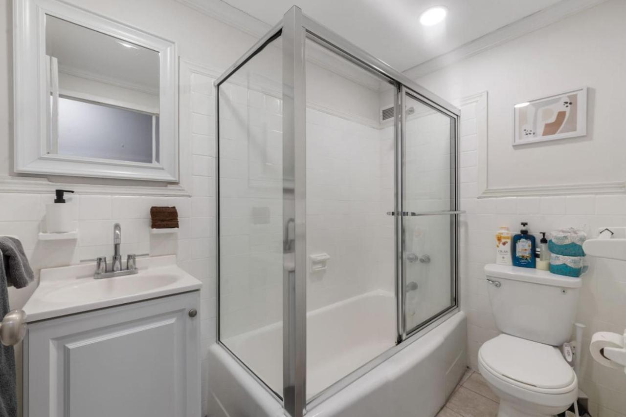 2 Bedroom Prime Location And Views, Private Porch