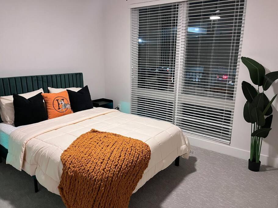 Located Modern West Midtown