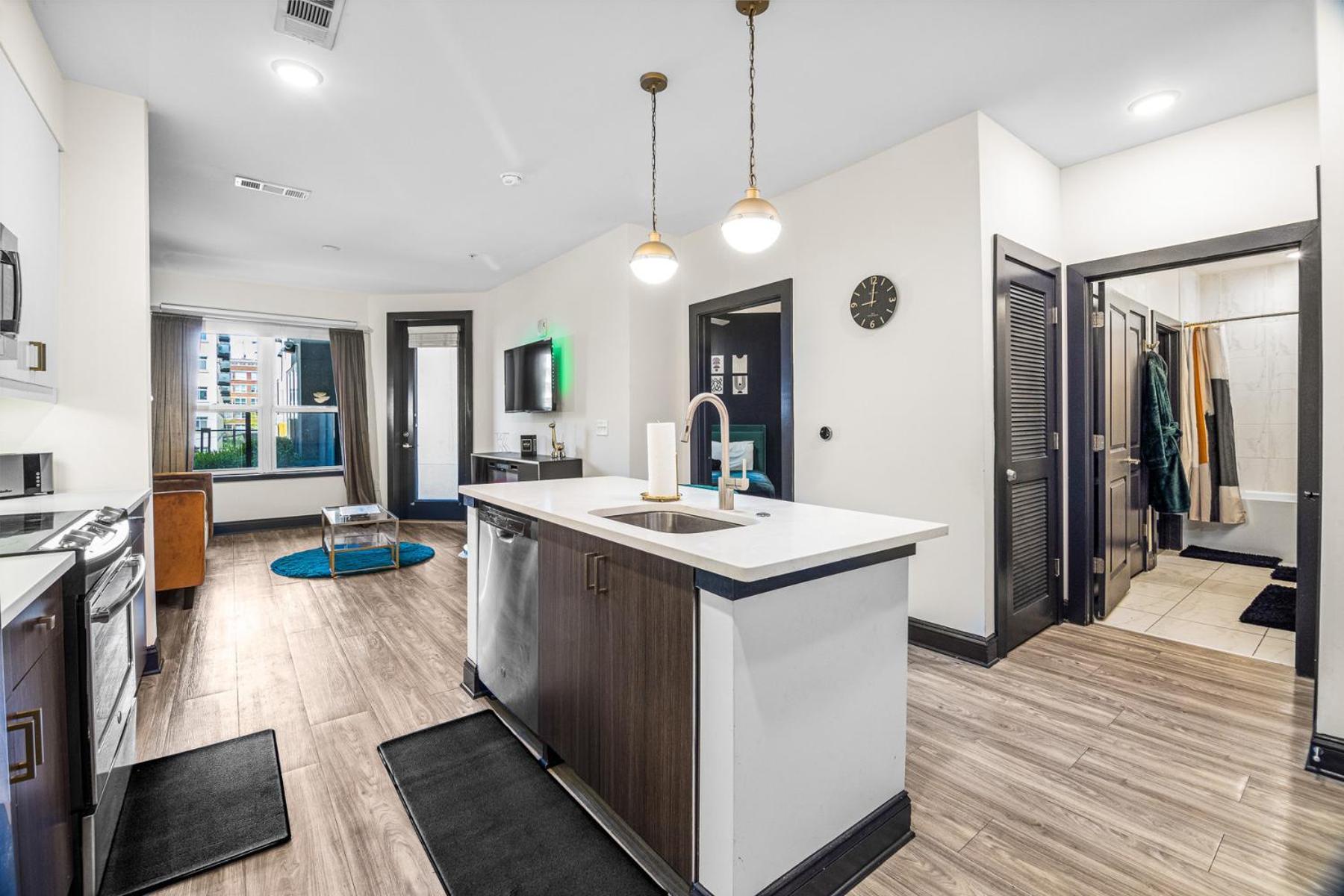 Luxury Midtown Retreat- Balcony Gym And Pool By Ponce Market & Atlantic Station *