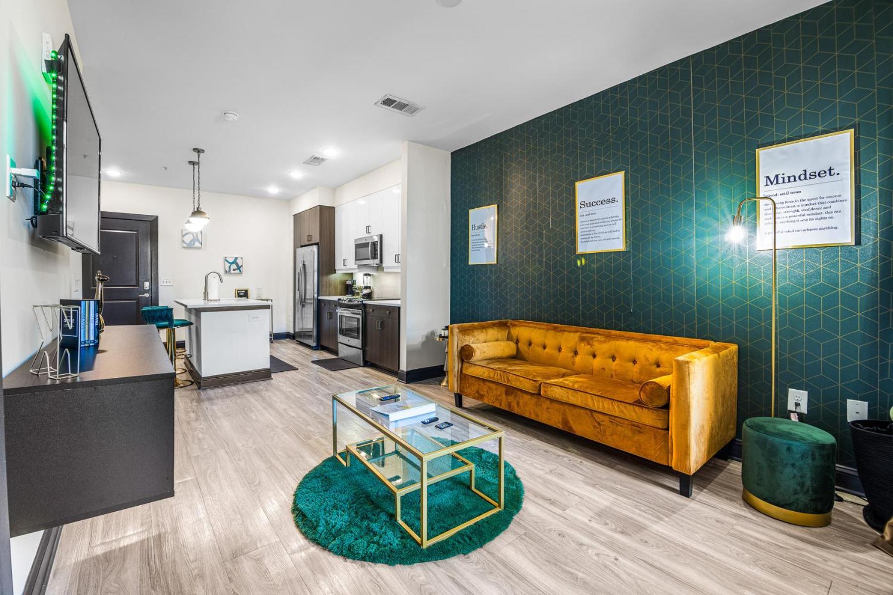Luxury Midtown Retreat- Balcony Gym And Pool By Ponce Market & Atlantic Station * Atlanta