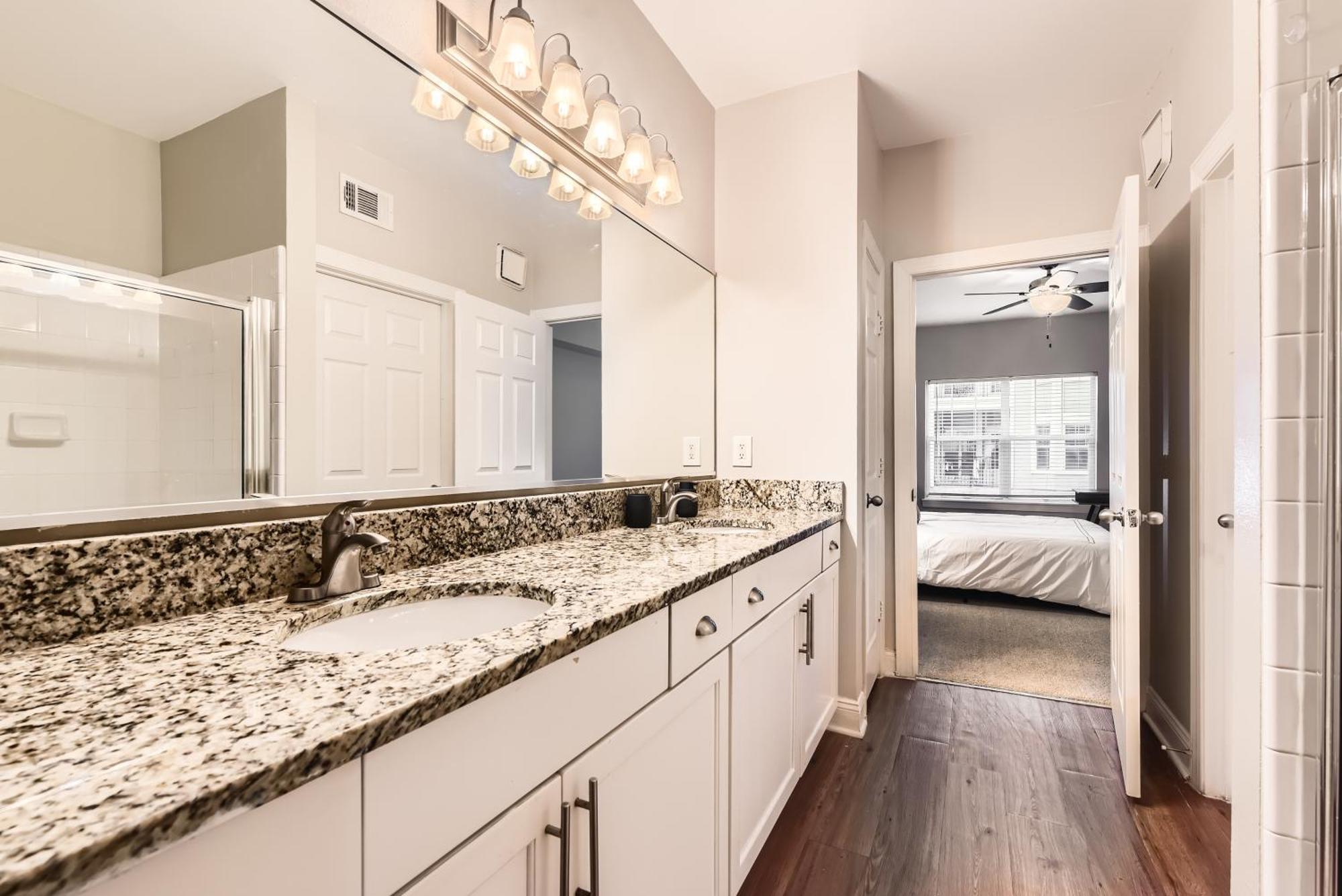 Apartment Crest At Midtown 4117 L 1 Bedroom 1 Bathroom Atlanta
