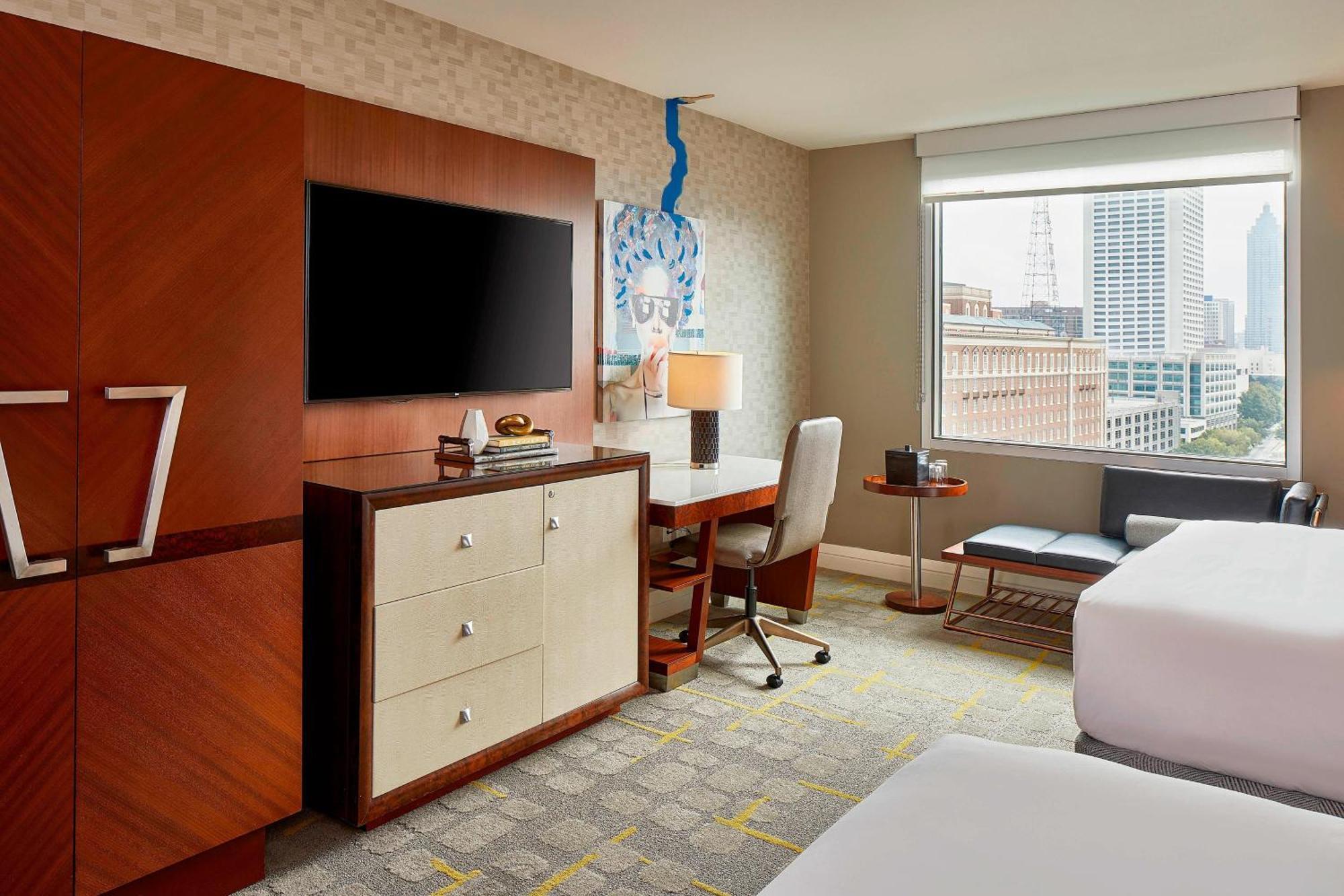 Renaissance Midtown Hotel