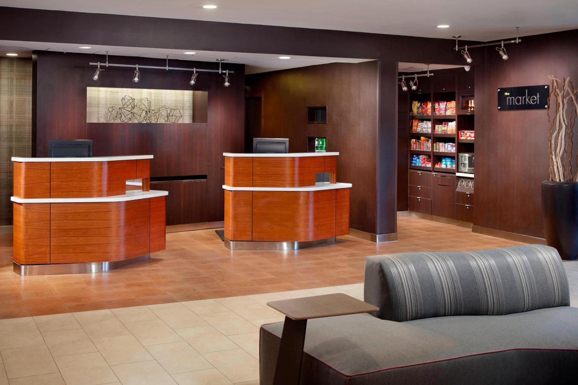 Courtyard By Marriott Atlanta Airport South/sullivan Road College Park