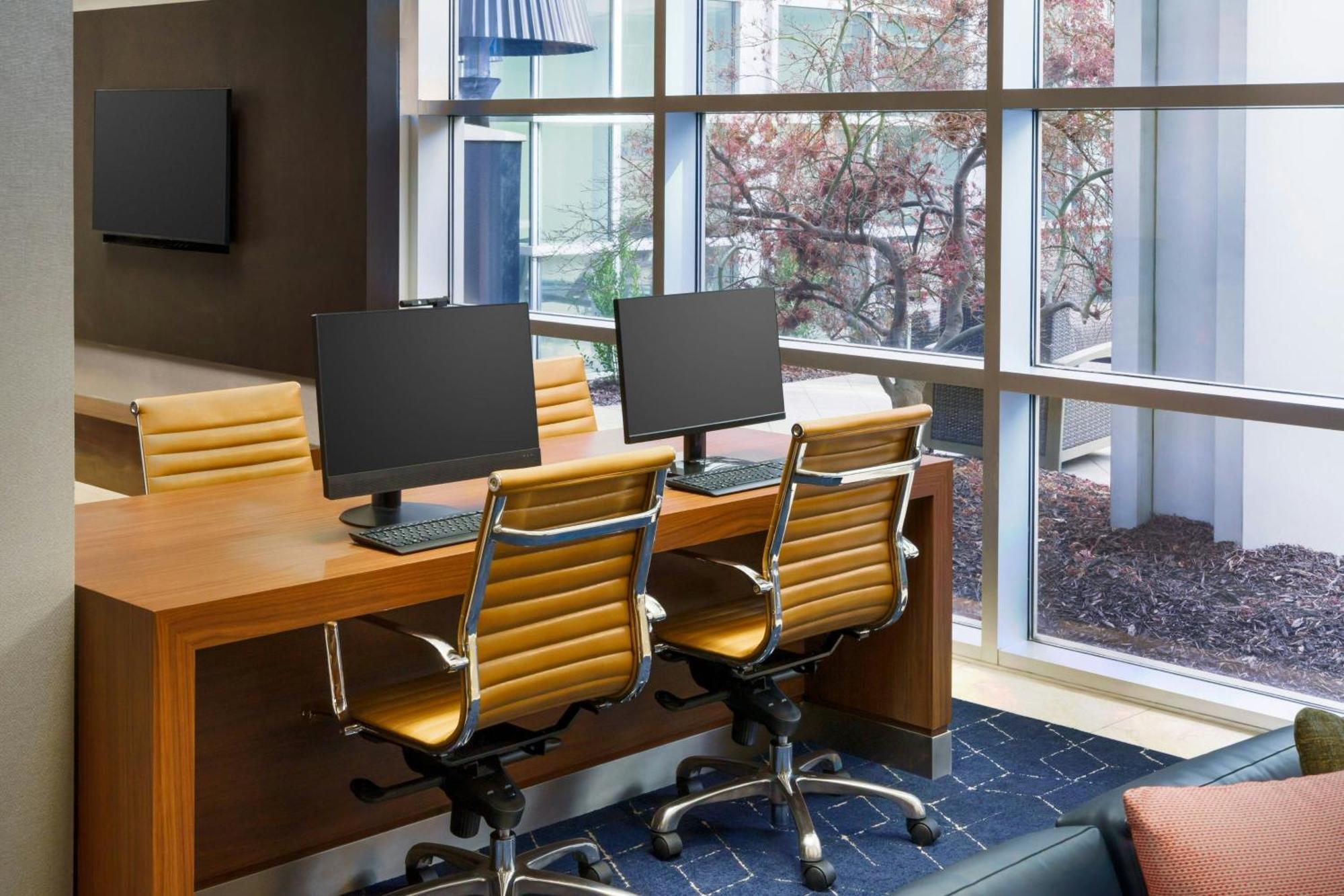 Courtyard By Marriott Buckhead Atlanta