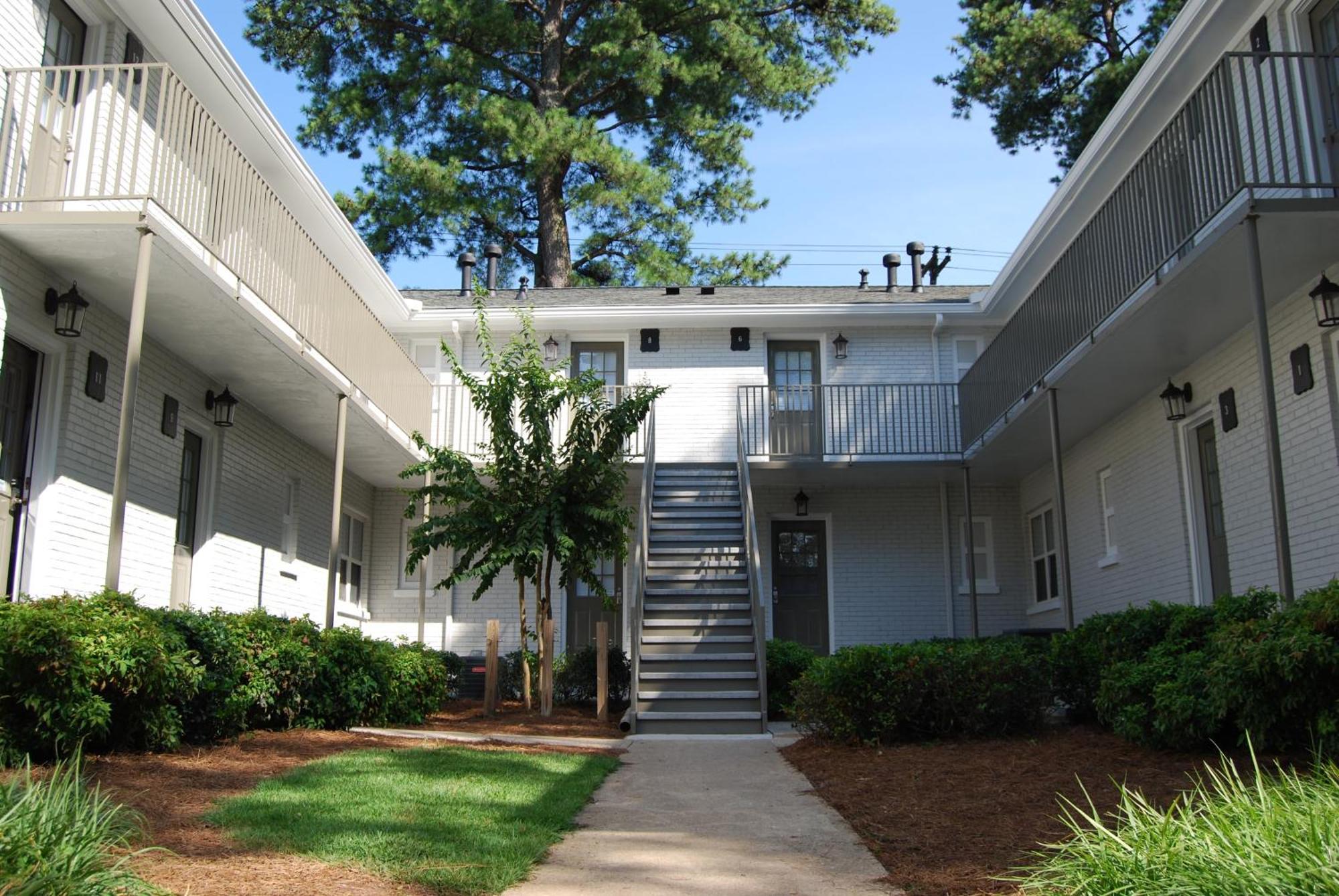 Holiday home Brookwood Courtyard By Bca Furnished Bcc1b 02 B